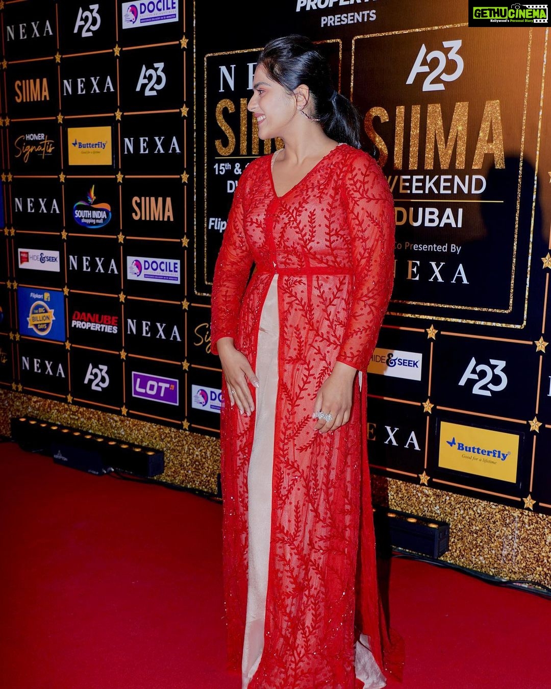 Kavya Kalyanram Instagram - 🌹 #siima2023 Styling : @priyankav____ Outfit : @anjaliandjhansi Jewellery : @orafojewels