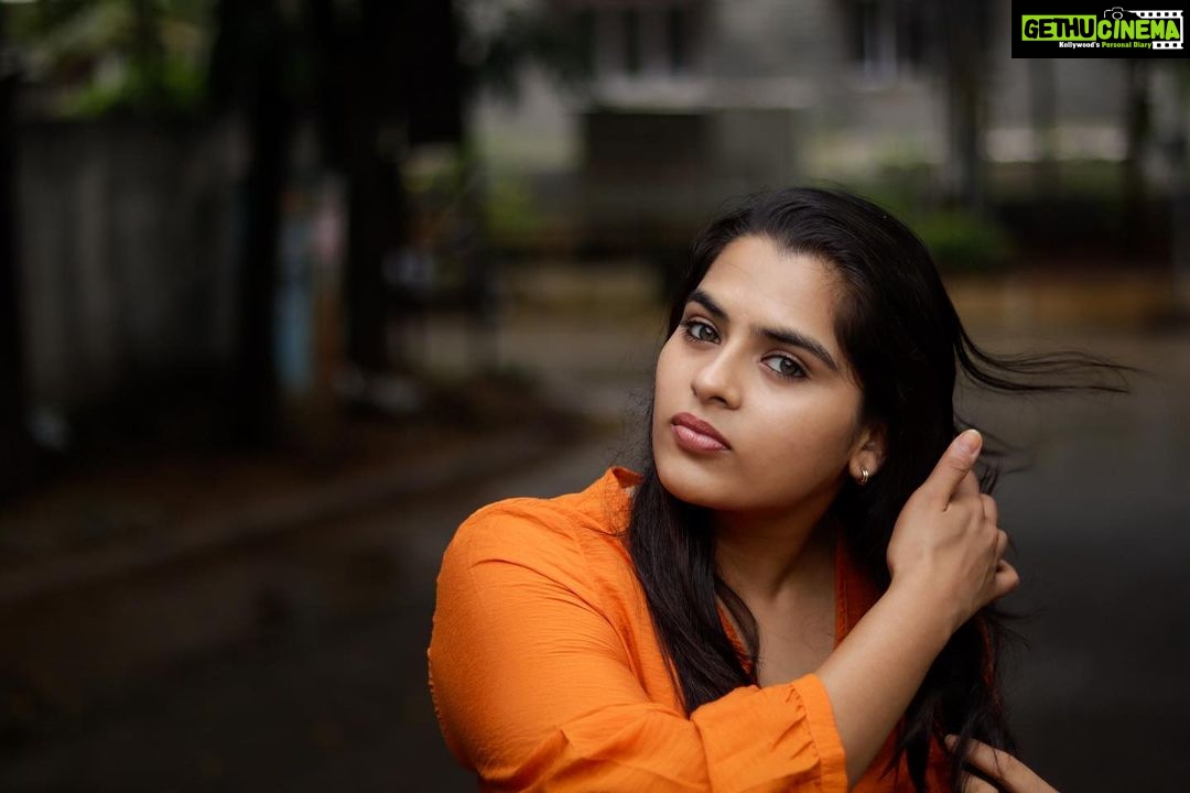 Kavya Kalyanram Instagram - It just took 3 years 3 films and a couple of international awards to finally shoot with @kilaruness