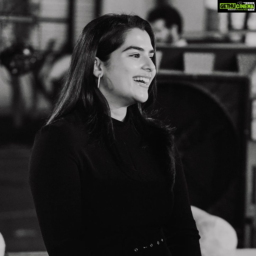 Kavya Kalyanram Instagram - Balagam fame @kavya_kalyanram Garu in Pareshan Pre release dawath celebrations @thespiritmedia @southbay.live #tintandhues #hyderabad #pareshanonjune02 #photooftheday #photogrid #photographer #india #tfi #pareshan #actress #spiritmedia #southbay #photogrid #photography #event #prerelease #rana #photo #candid #candidphotography #sonyalpha Ramanaidu Studios