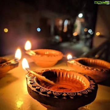 Kay Kay Menon Instagram - Love, Light, Happiness!! दीपावली की अनेक शुभकामनाएं!! #happydiwali ❤️🤗
