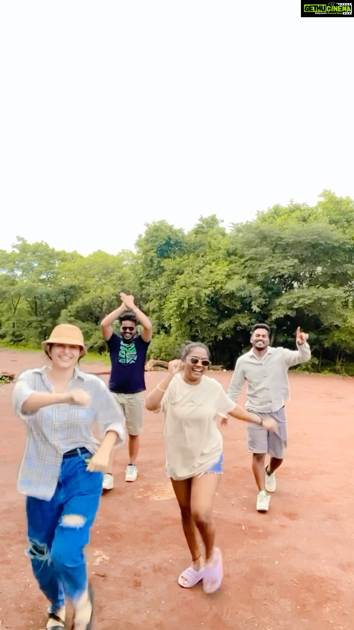 Kayadu Lohar Instagram - Chaleya in the woods 💃🏻🤍🐥 @kj_151 @i_am_a_red_devil