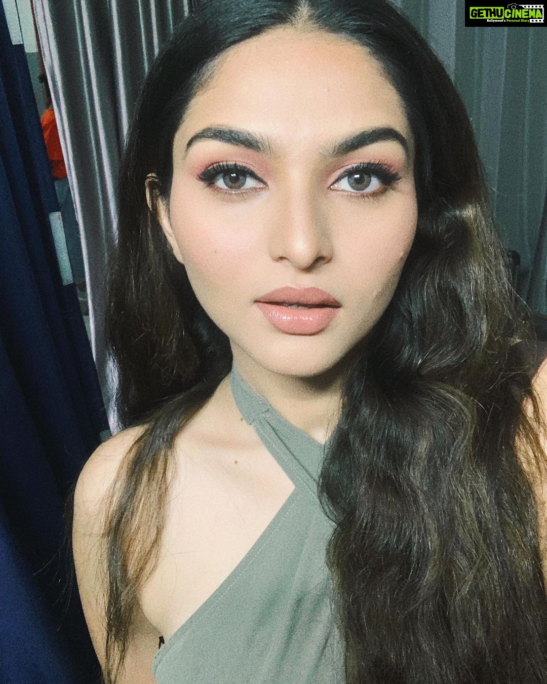 Kayadu Lohar Instagram - Kon hai ye jisne doobara………
