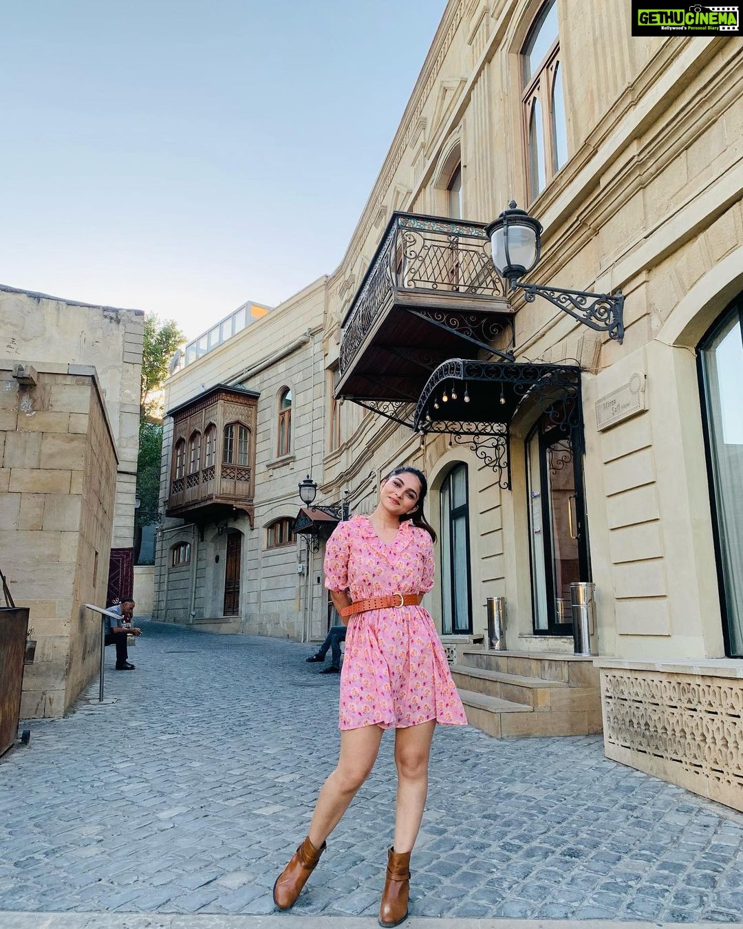 Kayadu Lohar Instagram - My first international trip!💗 #azerbaijan🇦🇿 OLD BAKU