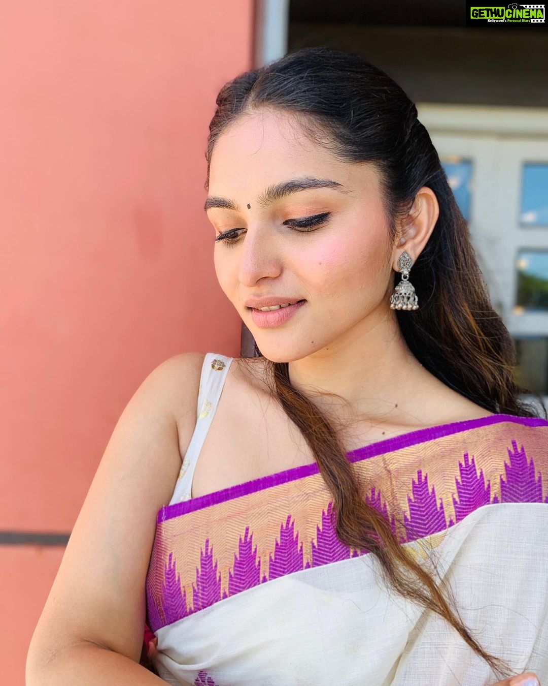Kayadu Lohar Instagram - 🌻🌻🌻 . . . . . Outfit @devraagh