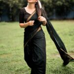 Kayadu Lohar Instagram - she wore a saree and the world stopped ✨🐥 📸 @weareretrospection Makeup and hair @maskmakeupartist Styling @sahivarma_stylist