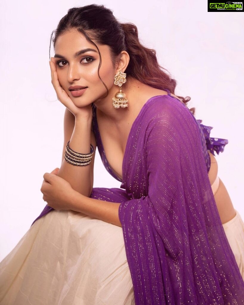 Kayadu Lohar Instagram - Purple highs 💜 COSTUME @devraagh STYLING @styled_by_arundev Photography @sanojkumar123 Photography assist @vishnu__photography___ @rizwanmechoth Studio @maxxocreative , @studio_maxxo Special thanks to @huwais.majeed Makeup: @alagne_signature