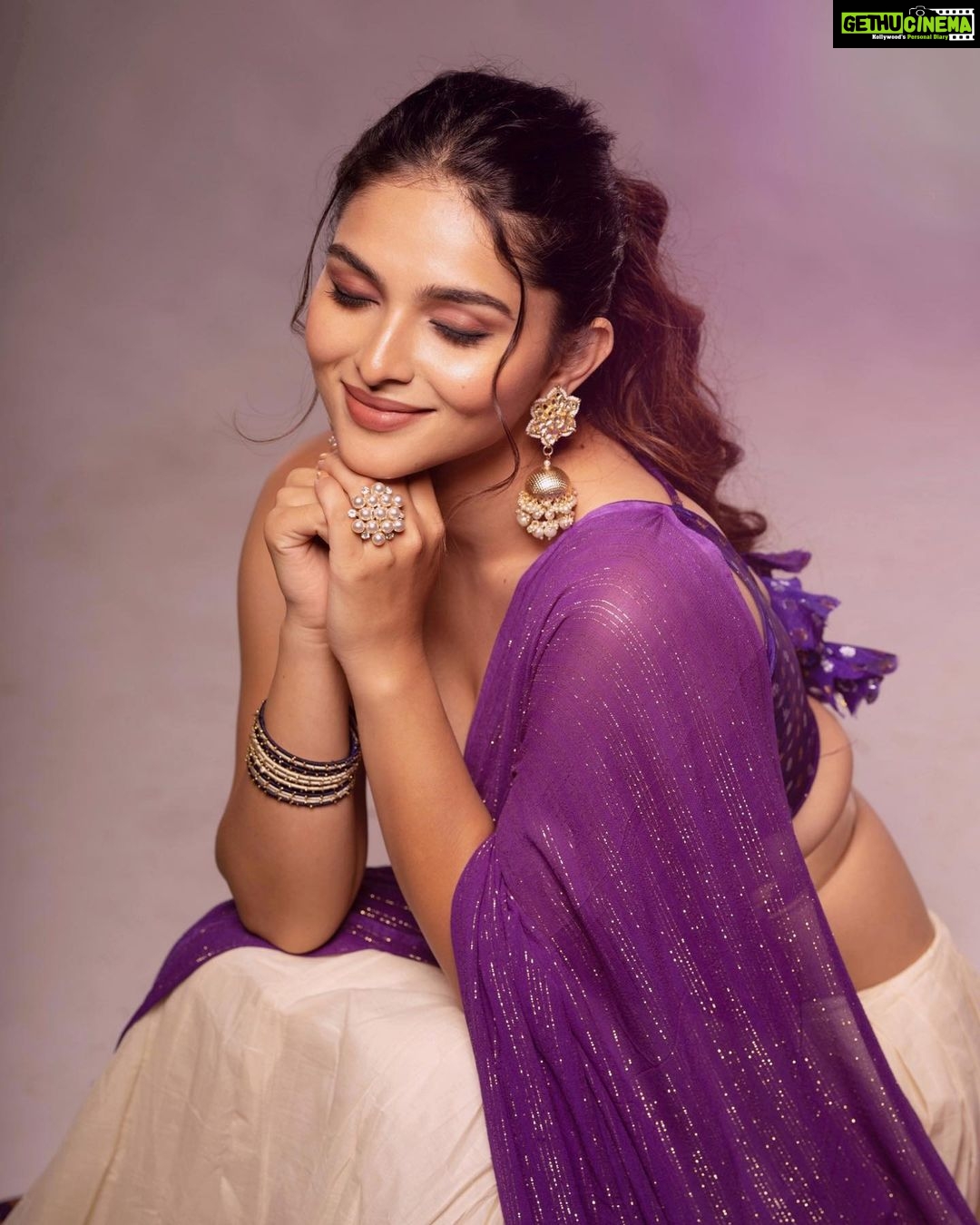 Kayadu Lohar Instagram - Thank you for all the love ❤️ COSTUME @devraagh STYLING @styled_by_arundev Photography @sanojkumar123 Photography assist @vishnu__photography___ @rizwanmechoth Studio @maxxocreative , @studio_maxxo Special thanks to @huwais.majeed Makeup: @alagne_signature