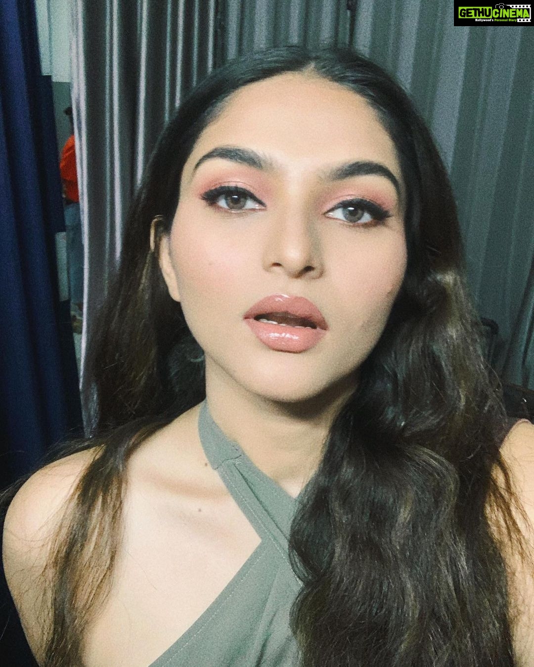 Kayadu Lohar Instagram - Kon hai ye jisne doobara………