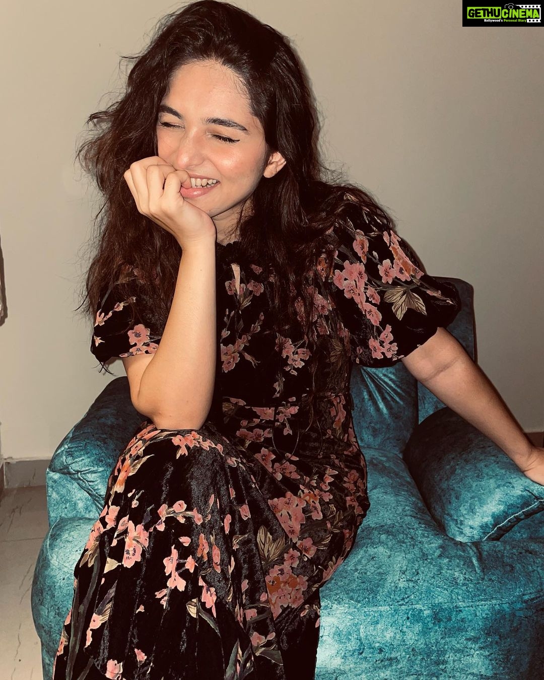 Kayadu Lohar Instagram - here I come 2023 💘🥂