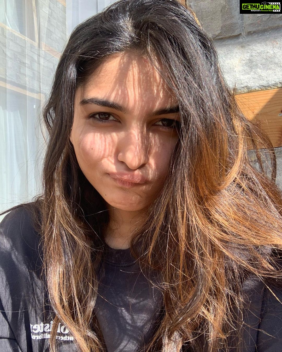 Kayadu Lohar Instagram - 🌞💋 Manali, Himachal Pradesh