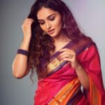 Kayadu Lohar Instagram - Be a pataka don’t burst one! 💥 . . . . COSTUME @devraagh STYLING @styled_by_arundev Photography @its_gireesh Photography assist @vishnu__photography___ Studio @maxxocreative , @studio_maxxo Special thanks to @huwais.majeed Makeup: @makeup_by_shibinantony Jewellery @abharanashaala