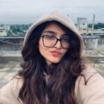 Kayadu Lohar Instagram - 🙃😛😜😙😉☺️😇🫣🤭🐣 #hoodielovin’