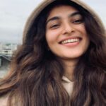 Kayadu Lohar Instagram - 🙃😛😜😙😉☺️😇🫣🤭🐣 #hoodielovin’