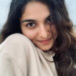 Kayadu Lohar Instagram - 🙃😛😜😙😉☺️😇🫣🤭🐣 #hoodielovin’