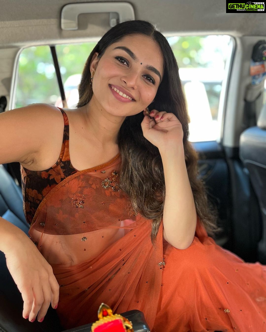 Kayadu Lohar Instagram - 🤎🤎🤎🤎 . . . . Saree by @devraagh