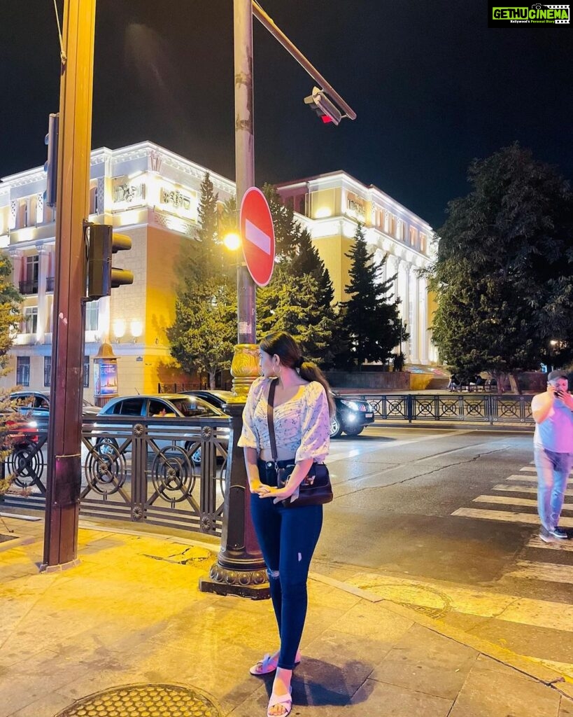 Kayadu Lohar Instagram - Veni Vidi Amavi 💜 Azerbaijan Baku