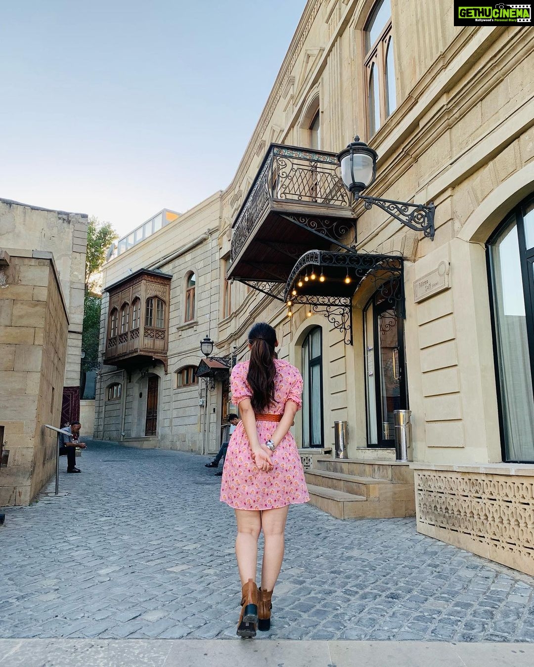 Kayadu Lohar Instagram - My first international trip!💗 #azerbaijan🇦🇿 OLD BAKU