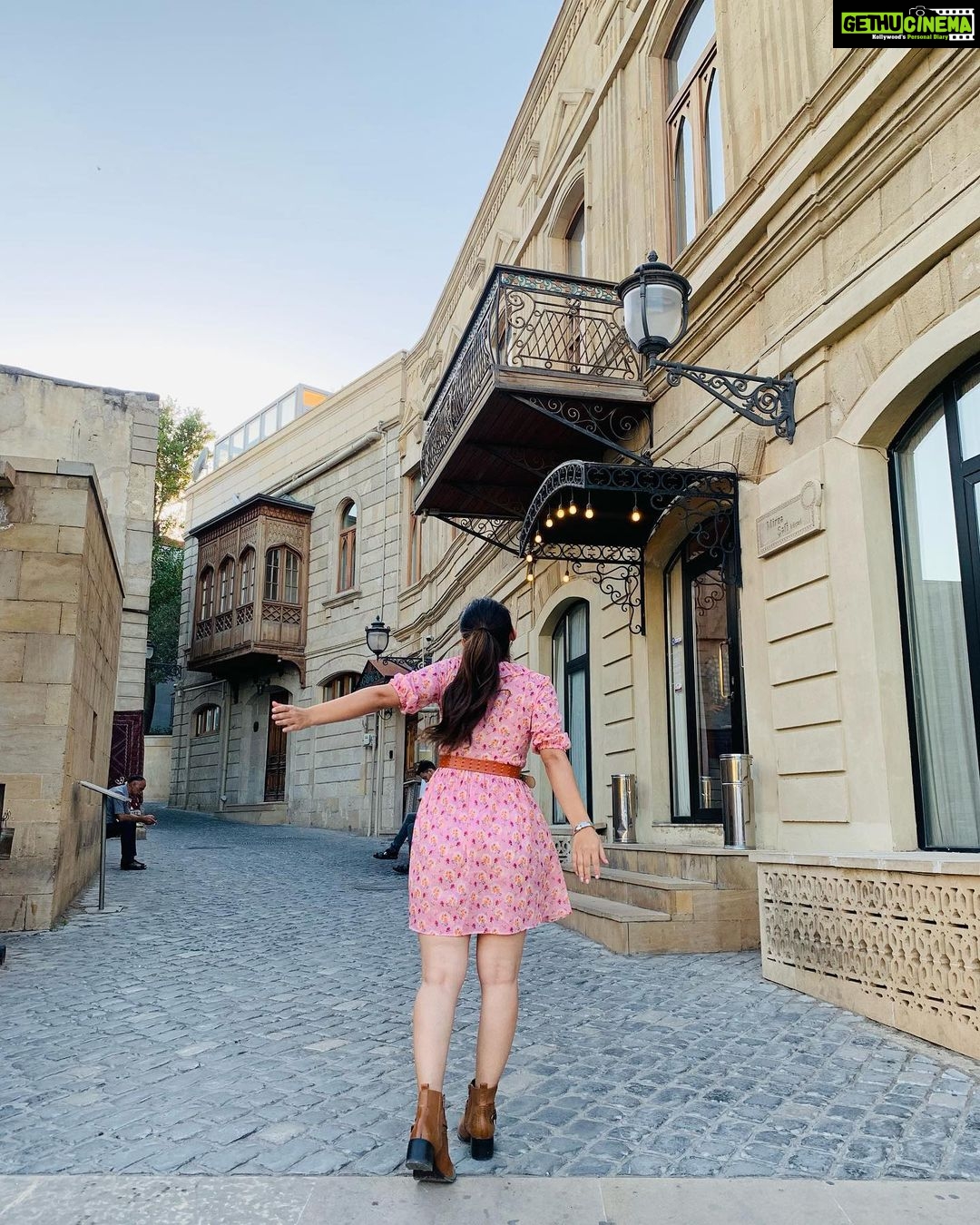 Kayadu Lohar Instagram - My first international trip!💗 #azerbaijan🇦🇿 OLD BAKU