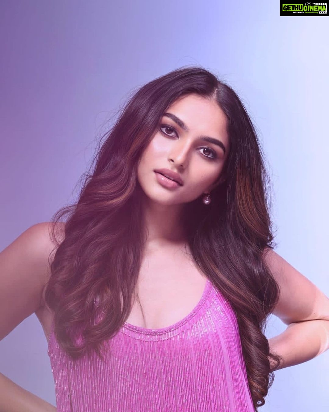 Kayadu Lohar Instagram - What are your Sunday plans? #blingingthroughthepink #pinkandblingedout💁🏻♀️ . . . . COSTUME @devraagh STYLING @styled_by_arundev Photography @plan.b.actions by @jibinartist Photography assist @dayonphotos Studio @maxxocreative , @studio_maxxo Special thanks to @huwais.majeed Makeup: @mukeshmuralimakeover Jewellery @silver_andsalt