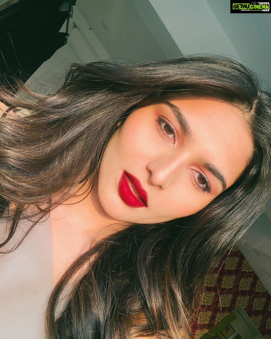 Kayadu Lohar Instagram - Only if a red flag can look like this🙈🚩❤️🔥 . . . Muah @theharpreets_studio