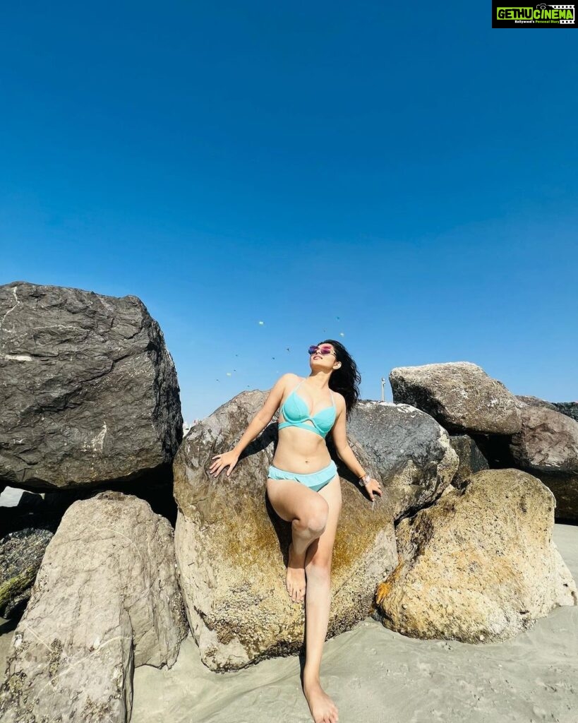 Kayadu Lohar Instagram - 🧜‍♀️ Kite beach, Jumeirah, Dubai