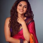 Kayadu Lohar Instagram – Mere tumhare sabke liye Happy diwali 🪔 
.
.
.
.
.
.

COSTUME @devraagh

STYLING @styled_by_arundev 

Photography @its_gireesh

Photography assist @vishnu__photography___

Studio @maxxocreative , @studio_maxxo

Special thanks to @huwais.majeed 

Makeup: @makeup_by_shibinantony

Jewellery @abharanashaala