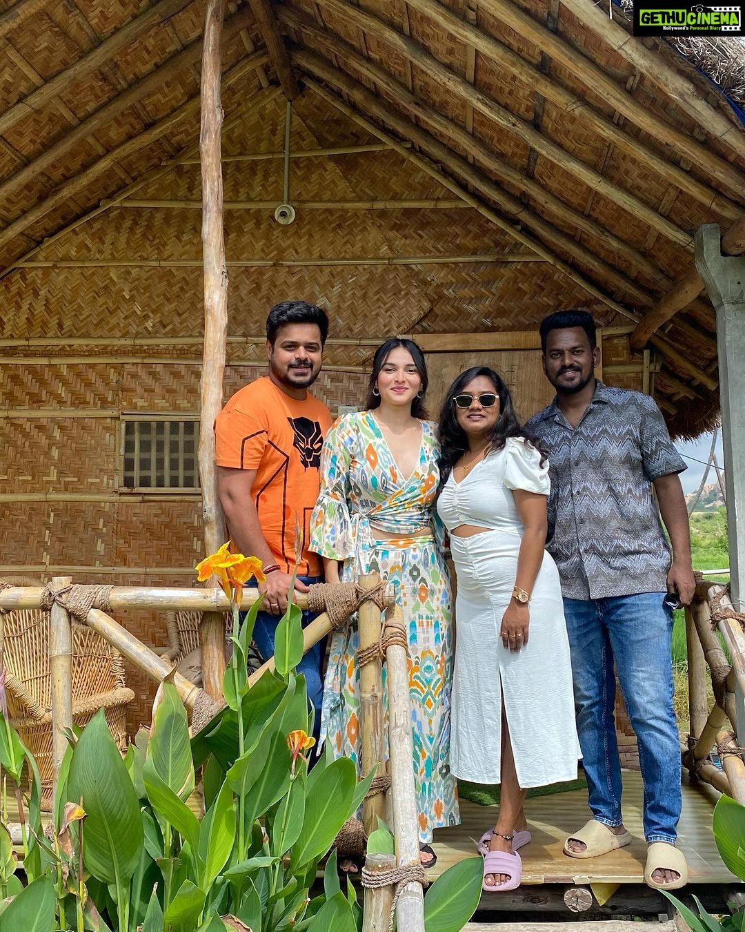 Kayadu Lohar Instagram - One of the things that makes me feel the most alive is travelling and exploring ……..and if friends by your side ….. its the memory that will never fade away ….. clearly Kajal’s laugh for sure 😂 ❤️ @i_am_a_red_devil @ashin_njr @kj_151 Hampi - Unesco World Heritage Site