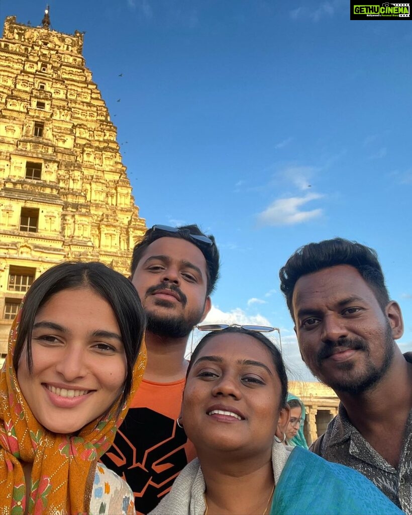 Kayadu Lohar Instagram - One of the things that makes me feel the most alive is travelling and exploring ……..and if friends by your side ….. its the memory that will never fade away ….. clearly Kajal’s laugh for sure 😂 ❤️ @i_am_a_red_devil @ashin_njr @kj_151 Hampi - Unesco World Heritage Site