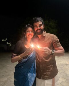 Keerthi Pandian Instagram - Happy Deepavali from us to you ♥️ 🪔

#thaladeepavali