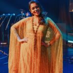 Keerthi shanthanu Instagram - On stage ✨🎤 #isaivellam2023 #canada Loved working & being there😇 Overwhelmed with all ur love 💛 After a long time with this fun loving guy @rjvijayofficial 💛 This golden outfit from @studio149 💛 Thanks to @latikaproductions @latikagoldhouse for havin us💛 Thanx for the pics ma @sobejan.photography ✨