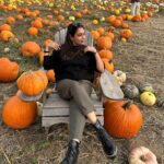 Keerthi shanthanu Instagram – October love 🍁🍂

#autumnvibes #canada #love #shades 
📸 @chithrapriya