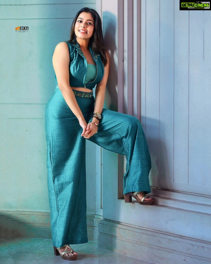 Keerthi shanthanu Instagram - #kikivijay Magnifies with her elegance... . . . In Frame @kikivijay11 EVP Film City