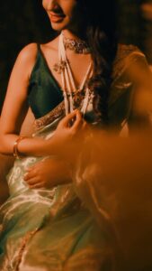 Ketaki Mategaonkar Instagram - Every situation can be handled when you decide to! Nothing much but just one positive step and you change the entire path. Just a light 🪔 of hope and slowly it’ll light others. 💚🍀😇 Credits Photography : @puneduskphotography Set by: @setsbypunedusk Fashion by: @style_by_apurva Makeup: @makeupbyberdesaurabh Jewellery: @neelratnaenergyproducts Outfit: @labelveena Brand Ambassador: @ketakimategaonkar. #ketakimategaonkar #neelratnajewellery #brandambassador #makeupbeauty #jewellery #photoshoot #photography #actress