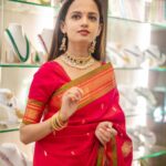 Ketaki Mategaonkar Instagram - Neelratna Jewellery! Sharing some beautiful moments of the opening ceremony of this beautiful unique jewellery brand @neelratnaenergyproducts. I have a special liking for jewellery and to be a brand ambassador for this one is an honor. 💫♥️💜 @neelratnaenergyproducts