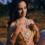 Ketaki Mategaonkar Instagram - 💫🌟💎 #neelratnajewellery #Manmohini Series Credits Photography : @puneduskphotography Set by: @setsbypunedusk Fashion by: @style_by_apurva Makeup: @makeupbyberdesaurabh Jewellery: @neelratnaenergyproducts Outfit: @labelveena Brand Ambassador: @ketakimategaonkar #ketakimategaonkar #neelratnaenergyproducts #brandambassador #reels #reelsviral #beautymakeup #bollywood #marathimulgi