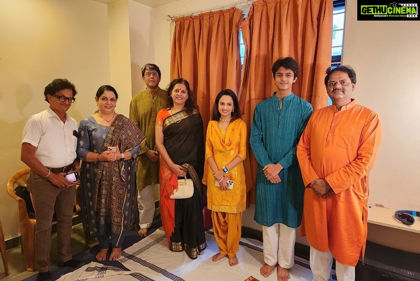 Ketaki Mategaonkar Instagram - What a magical evening it was yesterday!! NAMACHA GAJAR by the very prestigious Kalashree Sangeet Mandal. It was an absolute honor to perform for about an hour infront of the most beautiful audience an artist can expect! All kansens!! Had a wonderful time performing with @virajjoshi_music , Shrinivas Joshi ji, Jagdeesh Chavan. Jay Hari Vitthal . ππ»π