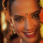 Ketaki Mategaonkar Instagram - नज़ाकत 💕 #ketakimategaonkar #reels #reelsinstagram #traditional #saree #reelkarofeelkaro #reelsindia #music #explorepage #marathi #trending