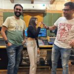 Ketaki Mategaonkar Instagram – And when they come together after a long time.. something magical is about to happen… @chinarkharkar @ogalemaheshofficial @mangeshkangane. The two perfectionists Chinar-Mahesh and an incredible lyricist! And me🥰 After 2 SUPER HITS… Mala Ved Lagale and Sunya Sunya which went to almost 30 Million. And this one? Well.. you’ll know soon. #ComingSoon #NewProject
