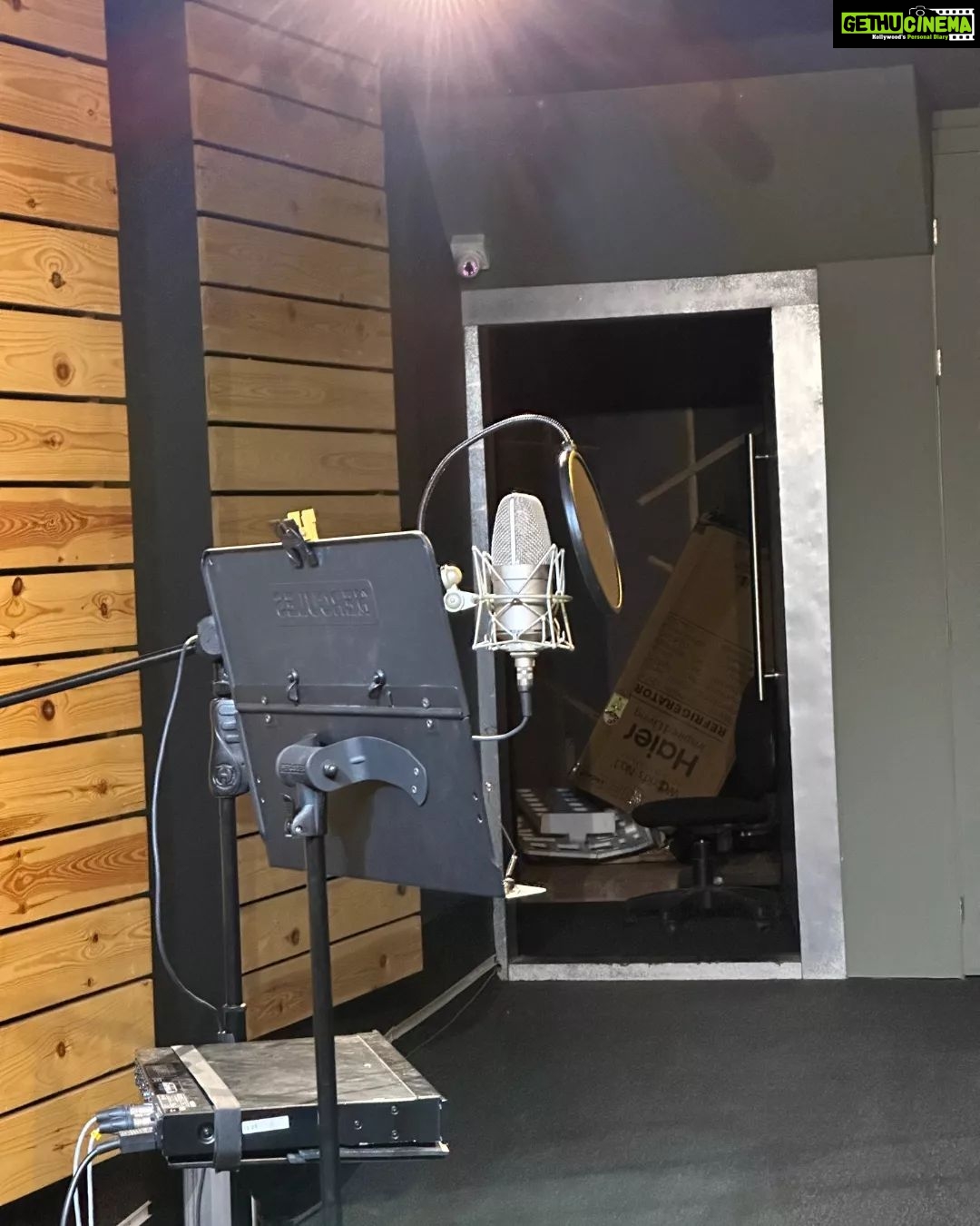 Ketaki Mategaonkar Instagram - Recorded a beautiful one for something absolute divine. ♥️ #ketakimategaonkar #singersongwriter #recordingstudio #explorepage #feature #instagram #instagood #photooftheday #instadaily #picoftheday