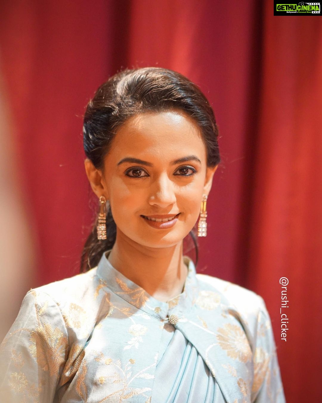 Ketaki Mategaonkar Instagram - Grateful ๐ธ๐ผ #TheJacketSaree . Makeup: @diptimakeupartist Outfit: @labelsoniyasaanchi Clicks: @rushi_clicker , @rohanpujari_rp Management: @cosmostarmedia . #ketakimategaonkar #grateful #awardwinning #instafashion #ootd
