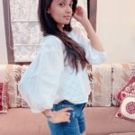 Ketaki Mategaonkar Instagram - 😆😆😆 #ketakimategaonkar #reelsinstagram #reels #reelkarofeelkaro #reelitfeelit #danceorigin #dancereels #remix #explorepage #reelsindia #reelsviral