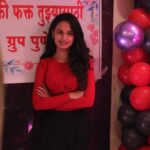 Ketaki Mategaonkar Instagram - For the past few years it has been extremely special for me to celebrate my birthday every year with my well wishers and my fans🤗. But due to the Pandemic I couldn’t meet them for the past 2 years and this was bothering me. I missed you all. This year I have been busy with my shoot and my mother asked me to come home for some work. She took me out, I didn’t know where we were going. Upon reaching I was welcomed by this wonderful group of fans. I couldn’t hide my emotions. They had planned such a beautiful surprise for me. Thank You so so much ‘Ketaki Fakta Tujhyachsathi Group’ for making my day soooo special . I love you all from the bottom of my heart.❤️. I am because of you my fans. गेल्या काही वर्षांपासून माझा वाढदिवस माझ्यासाठी खूप खास बनलाय, कारण मी तो माझ्या well wishers आणि फॅन्स सोबत सेलिब्रेट करते. 🤗 पण कोरोना असल्याने मी त्यांना दोन वर्ष भेटू नाही शकले . ह्या वर्षी मी शूटिंग मध्ये व्यस्थ होते आणि आईने काहीतरी कामासाठी घरी बोलावलं. आम्ही दोघी बाहेर गेलो, आणि मला माहीत नव्हतं की आम्ही कुठे जात आहोत. पोहोचल्या नंतर एकदम खूप साऱ्या फॅन्स कडून माझं स्वागत झालं . त्यांनी खूप काही surprises plan केले होते. माझा दिवस खास बनवण्यासाठी "केतकी फक्त तुझ्यासाठी " ग्रुप चे मी खूप खूप आभार मानते. तुम्ही सगळे फॅन्स माझे खूप लाडके आहात. ♥️मी जे काही आहे ते तुमच्यामुळेच आहे. @wanderwithseaa @the_daily_baker_official #ketakimategaonkar #latepost #birthdaypost Pune, Maharashtra