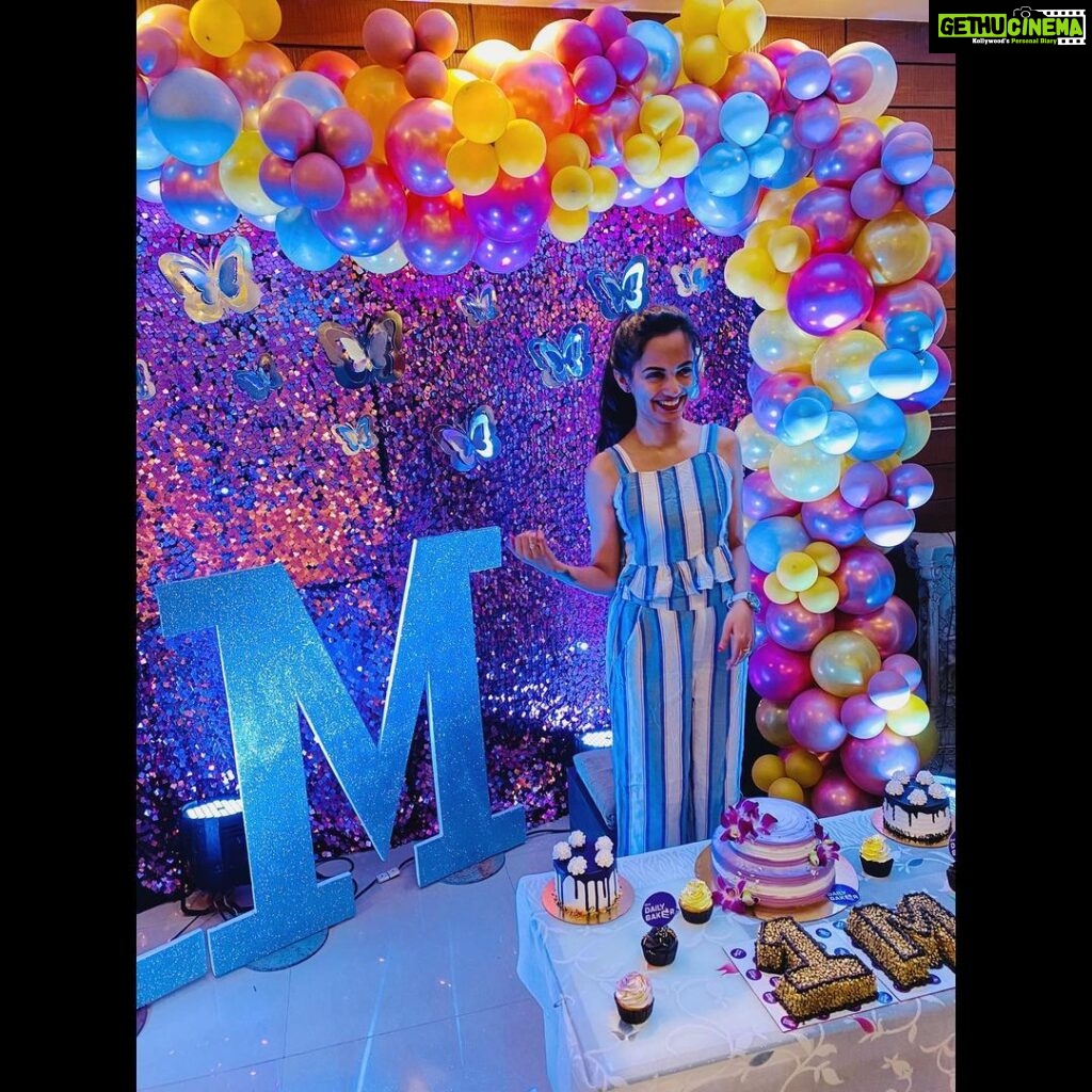 Ketaki Mategaonkar Instagram - We are now a family of 1 million on Instagram! And more. Still growing . The Love that I always receive is a million times more from each one of you ! Thankyou so much to all my fans for so much love and for your loyalty. I do see all your posts , photos, comments , ! It makes my heart happy! I love you all! 💜❤️🥰 Thank you so much @the_daily_baker_official @mrs_prajakta for wonderful cakes and @mr_events08 for this beautiful decoration ❤️ And ofcourse Big Thanks to @instagram 😊