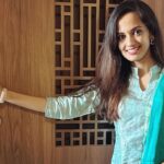 Ketaki Mategaonkar Instagram - आज दसरा…😇😇 आजच्या दिवशी श्री रामरायांनी रावणाचा वध करून लंकेवर विजय मिळवला .. दसरा हा फक्त सण नसून स्वतःमधल्या अपप्रवृत्तींचा नाश करुन स्वतः मधल माणूसपण उंचावण्याचा ही दिवस आहे अस मला वाटतं.. आजच्या धावपळीच्या जीवनात आपण स्वतः वर च प्रेम करायला विसरतो… चला … आज एक सोन्याच पान स्वतःला च देऊया आणि हृदयातला एक कोपरा स्वतःवर प्रेम करायला ठेऊया.♥️☘️ विजयादशमीच्या सर्वांना हार्दिक शुभेच्छा …🙏😇☘️ जय श्रीराम @deeptikingramickelsen first Dussehra in the house ! And you’re here! 😇🩷♥️