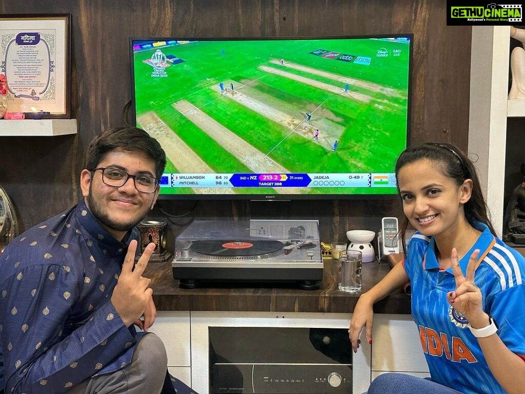 Ketaki Mategaonkar Instagram - Best BHAUBEEJ with @siddhant_joshi0110 🥰😇♥️ ! Even though I don’t understand cricket, I enjoy it . @rituparnas_photo_poetry thanks for this super cool VIRAT T-shirt😁. Come on india ! ♥️