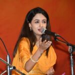 Ketaki Mategaonkar Instagram – What a magical evening it was yesterday!! NAMACHA GAJAR by the very prestigious Kalashree Sangeet Mandal. It was an absolute honor to perform for about an hour infront of the most beautiful audience an artist can expect! All kansens!! Had a wonderful time performing with @virajjoshi_music , Shrinivas Joshi ji, Jagdeesh Chavan. Jay Hari Vitthal . 🙏🏻😇