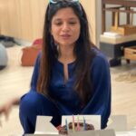 Kinjal Rajpriya Instagram – Baby pandaa in the house 🐼 badhaay ne happy-budday wishes mate thank you che 🙏

#HasvuAneHasavtaRehvu #BirthdayAmthiBauChagaviyeChiye #ExcitementMatlabKya 😅 #KahaanBethaHoon #KiskeSaathBethaHoon #ControlUdayControl 🤣#HaveBijuShuExcitingKariye #NavratriNiTaiyari ??