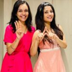 Kinjal Rajpriya Instagram - Presenting 🦚 ટેંહૂંક 🦚 #DanceChallenge With @kinjalrajpriya Tag your Friends and share your TEHUNK video.. Will be happy to reshare your videos...આવવા દો ફટાફટ 🦚🦚 @malhar028 @actoryash @mitragadhvi @esharkansara @tarjanee_official @adityagadhviofficial @bhargav_purohit @dr.kedar @vaishalshah7 #Tehunk #TehunkHookStep #TehunkHookStepChallenge #Dance #3Ekka #TronEkka #GujaratiFilm #18thAugust2023 #KinjalRajpriya #KhushiAvashia Ahmedabad, India