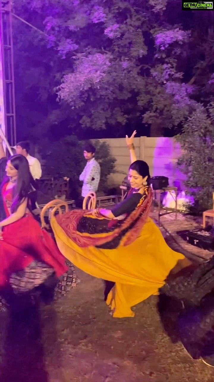 Kinjal Rajpriya - 33.6K Likes - બીજા નોરતે રમઝટ 😃
નોન-સ્ટોપ હીંચ એન્ડ ત્રણ તાળી વીથ સખી-મંડળી 💃
#Navratri2023