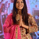 Kinjal Rajpriya Instagram – Ghani Khamma 🙏
🎧Jukebox from our film #VarPadharavoSaavdhan now streaming on all platforms 🤓

Flavour of Gujarat in Karnataka:
Outfit by @asopalav 
Clicked by @click_basya